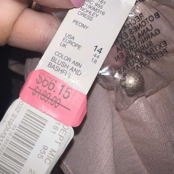 Dress - Picture 5 of 11